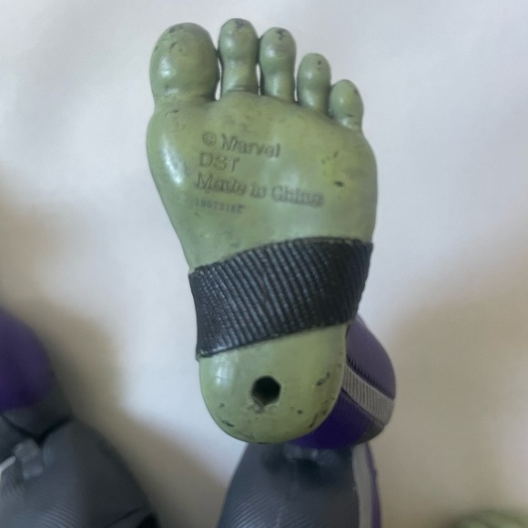 Marvel Hulk Action Figures– 9” Professor Hulk & 5” Classic Hulk Disney Toy - Picture 5 of 9